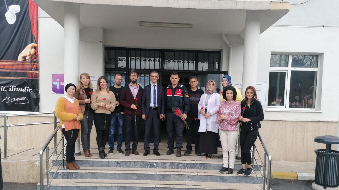 24 Kasım Öğretmenler Günümüzü kutlama nezaketinde bulunan Karacaköy Jandarma Karakolu personeline teşekkür ederiz.